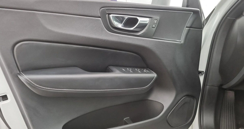 Volvo XC 60 cena 149900 przebieg: 90796, rok produkcji 2019 z Nysa małe 277